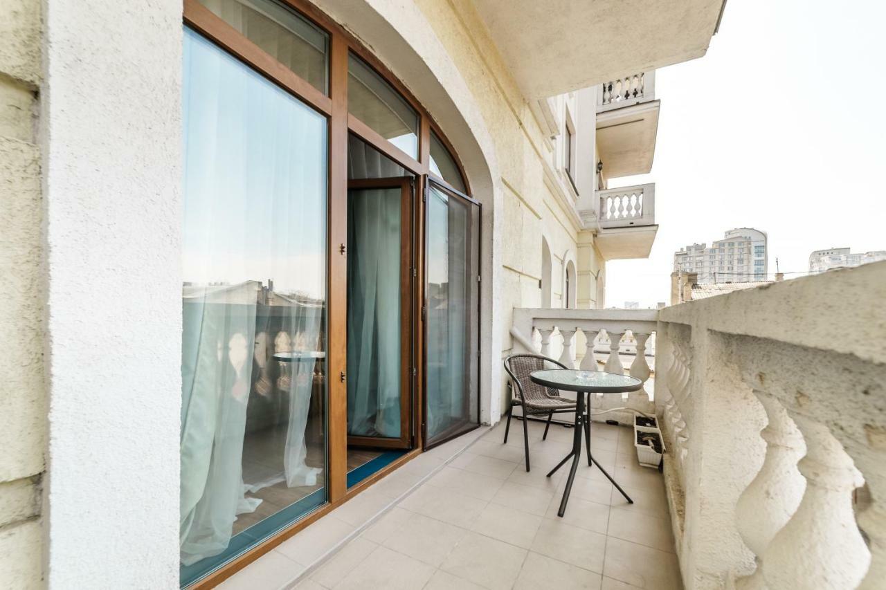 Stylish Apartment With A Balcony Overlooking The Park Oděsa Exteriér fotografie
