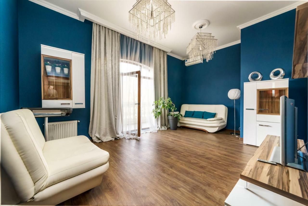 Stylish Apartment With A Balcony Overlooking The Park Oděsa Exteriér fotografie
