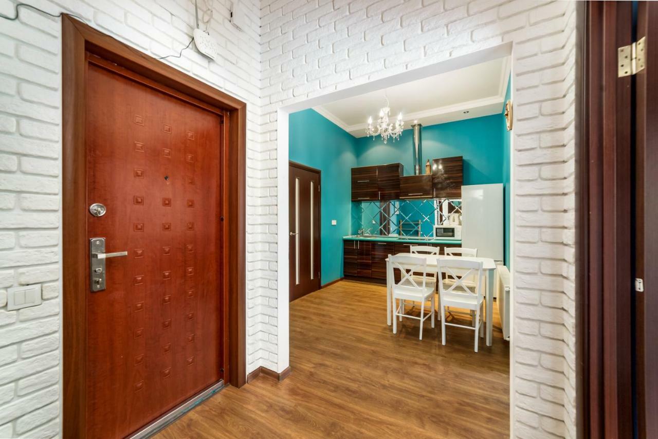 Stylish Apartment With A Balcony Overlooking The Park Oděsa Exteriér fotografie